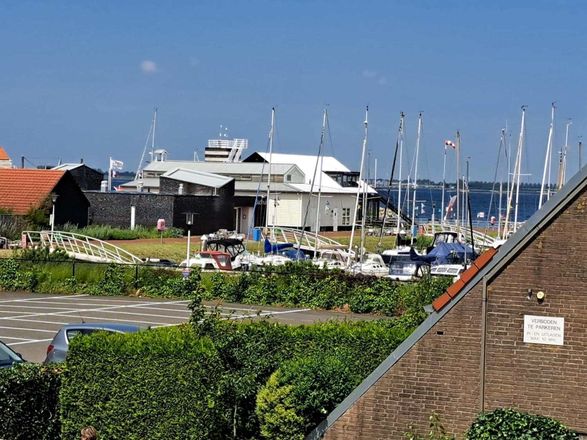 Flat With Magnificent Views Of The Marina Zeeland, Vp014 Bruinisse