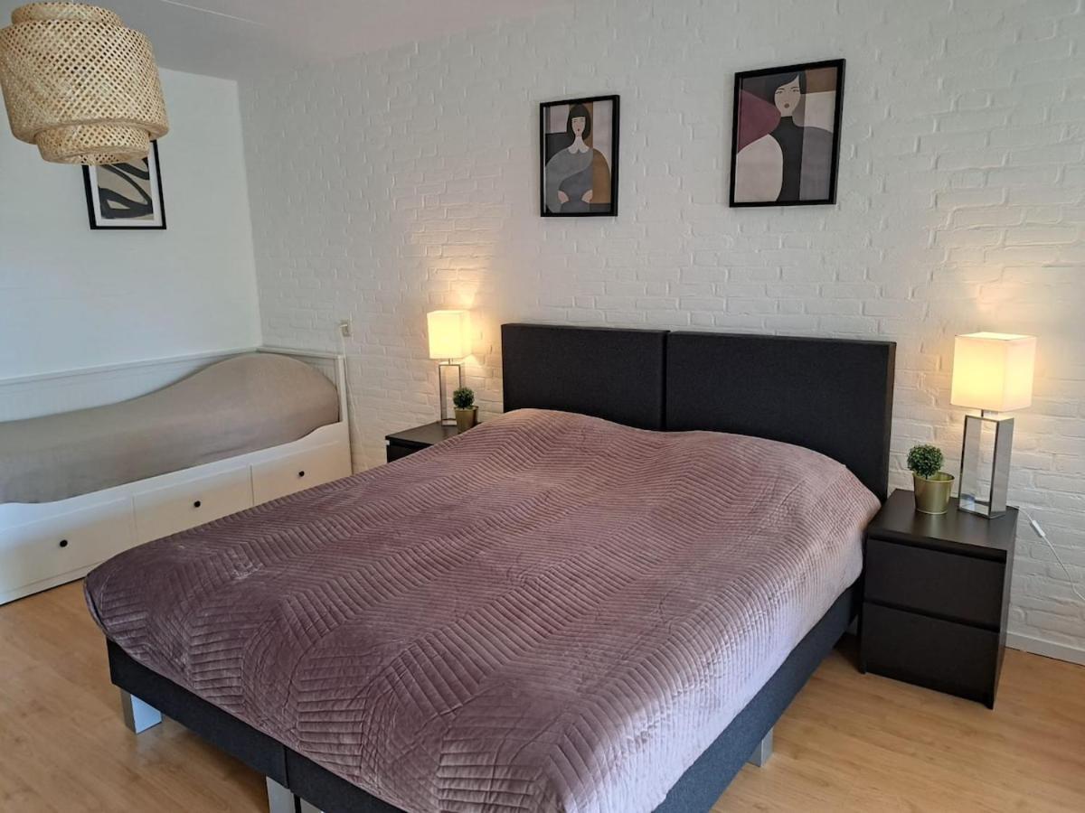 Flat With Magnificent Views Of The Marina Zeeland, Vp014